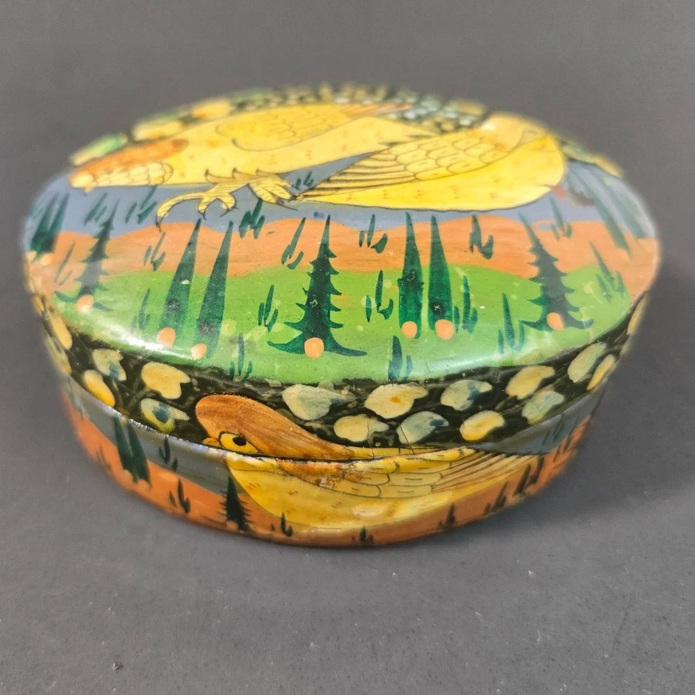 Vintage Hand Painted Lacquer Papier Mache Bird Trinket Box Folk Art Oval Green